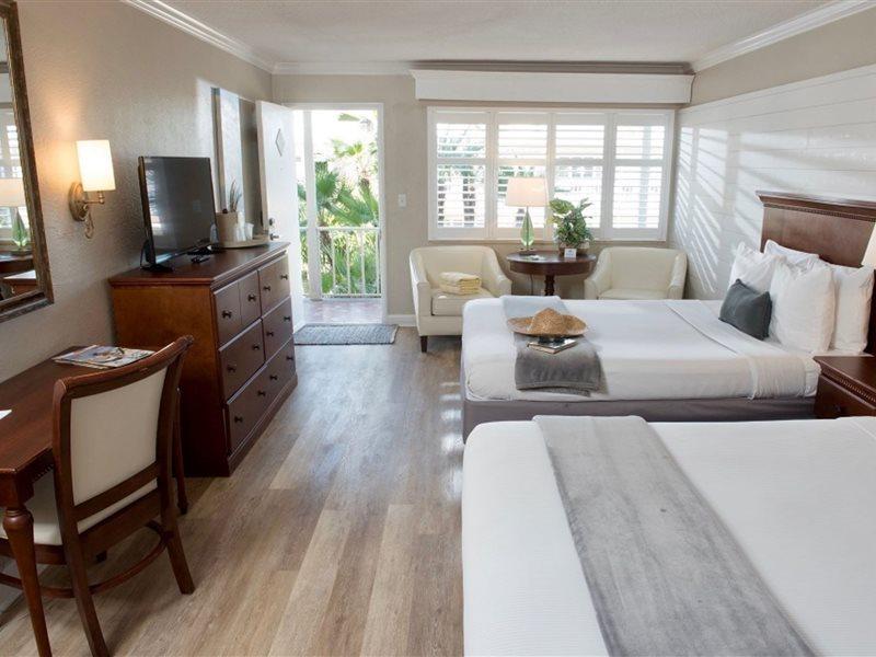 Thunderbird Beach Resort Treasure Island Екстериор снимка