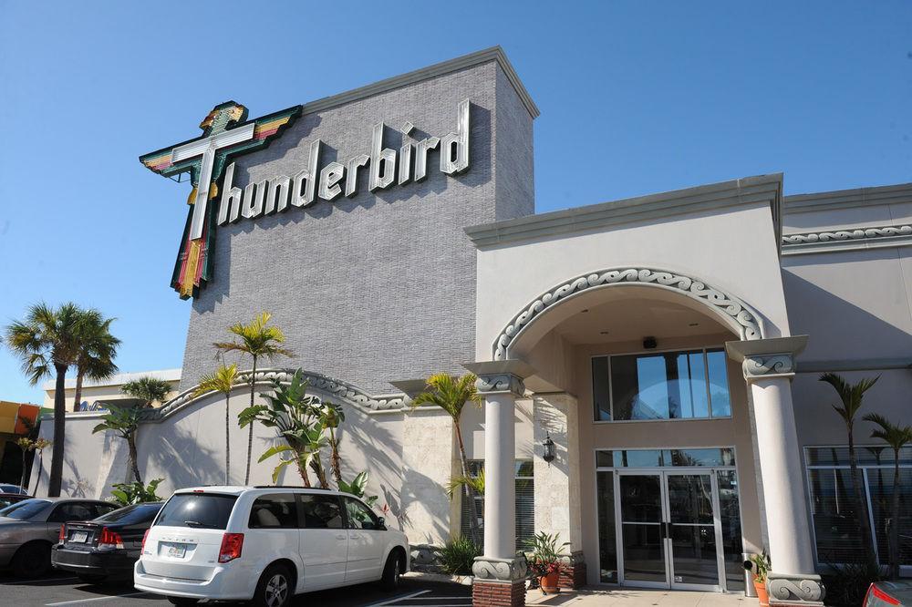 Thunderbird Beach Resort Treasure Island Екстериор снимка