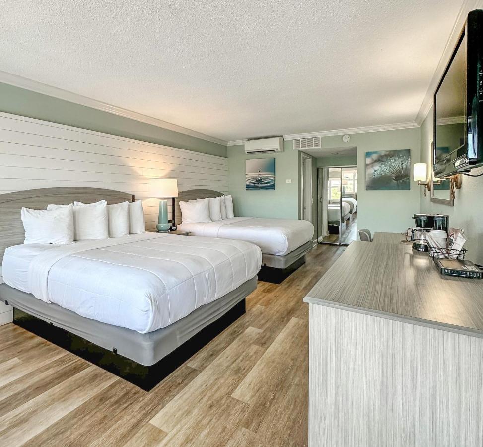 Thunderbird Beach Resort Treasure Island Екстериор снимка