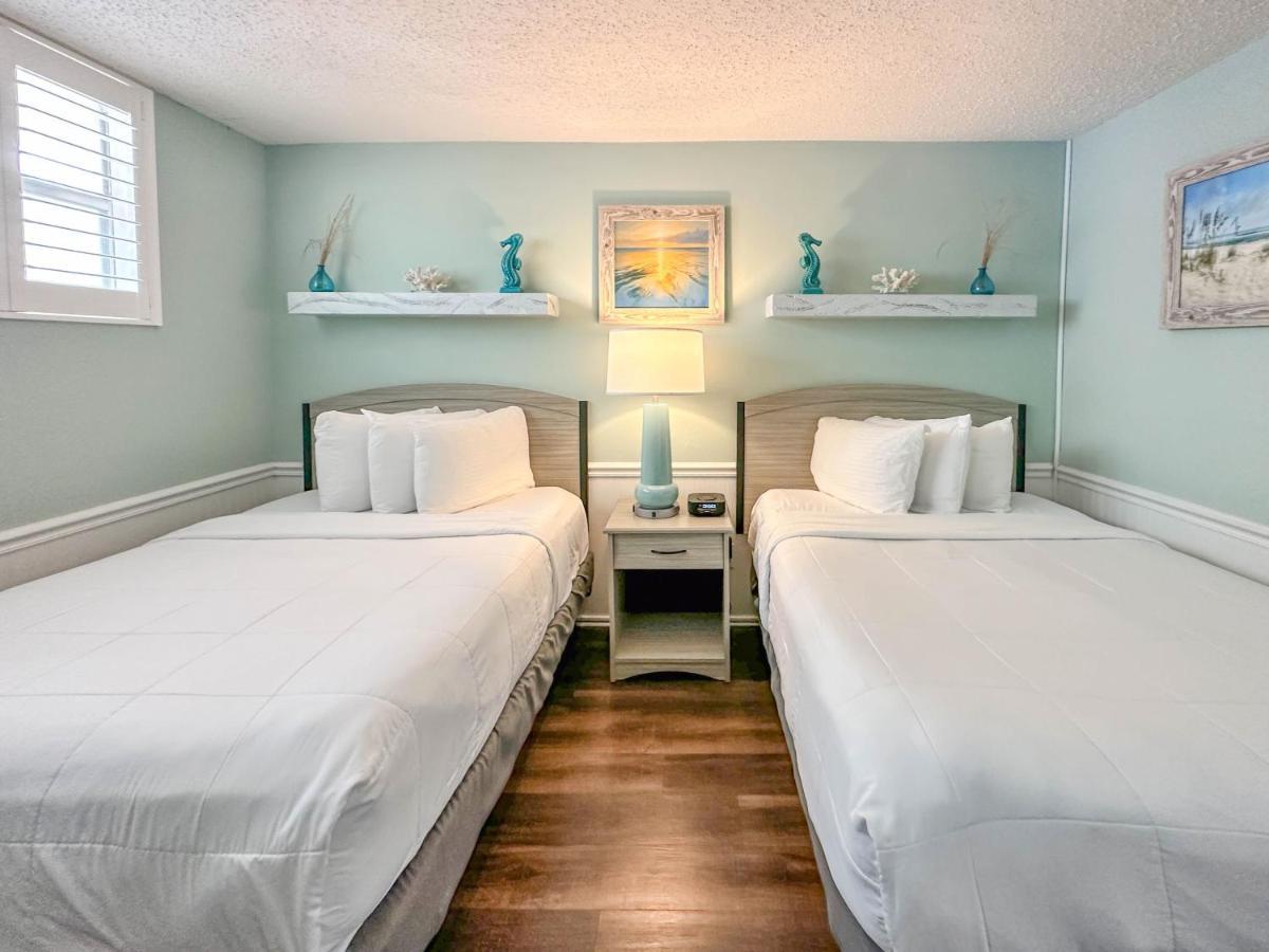 Thunderbird Beach Resort Treasure Island Екстериор снимка