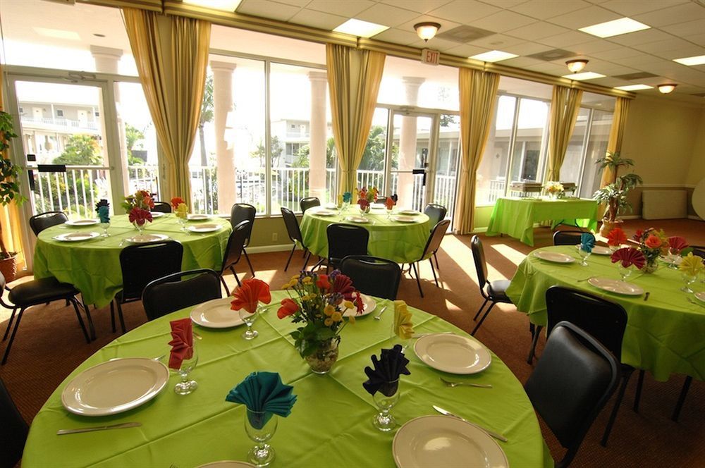 Thunderbird Beach Resort Treasure Island Екстериор снимка