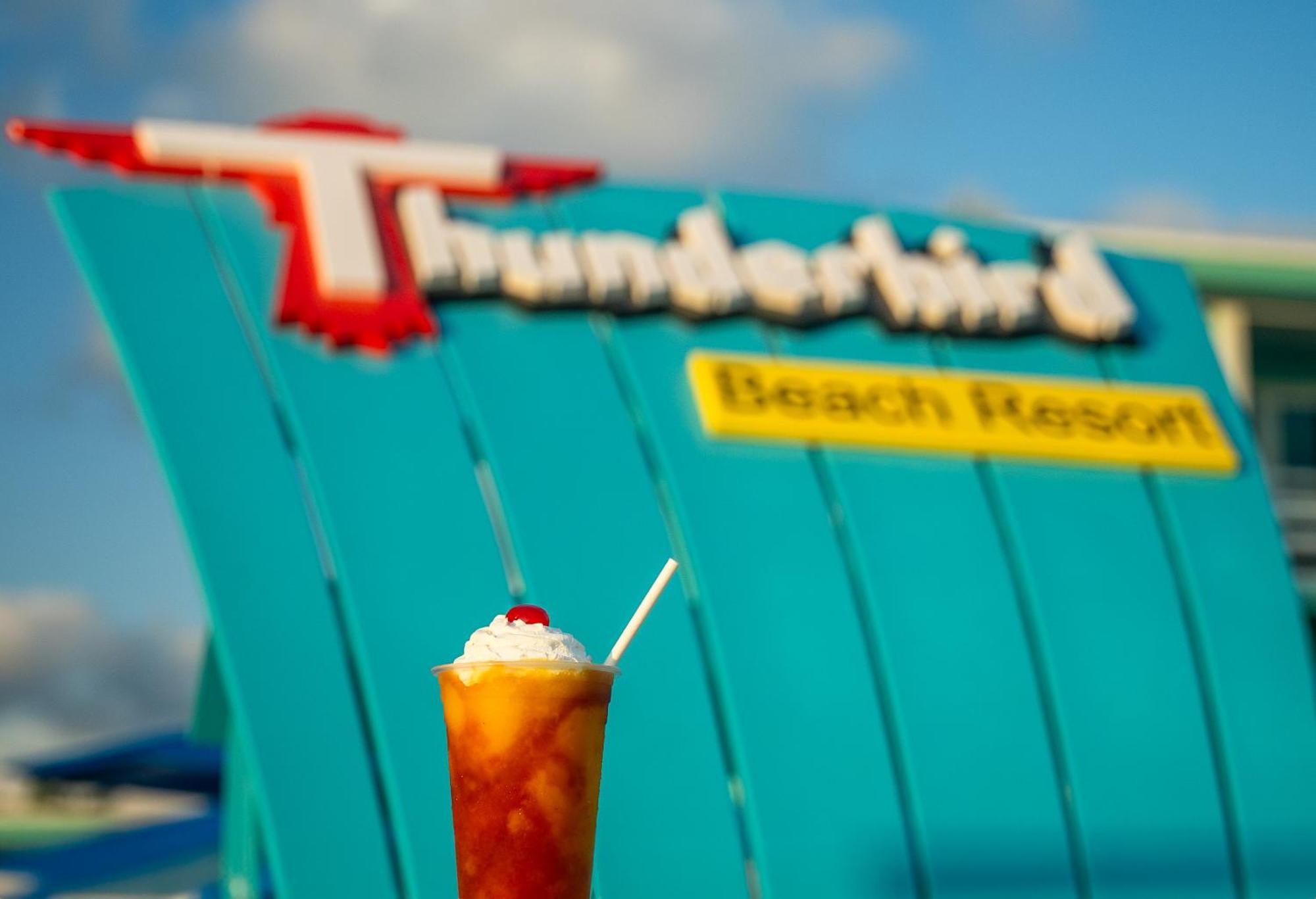 Thunderbird Beach Resort Treasure Island Екстериор снимка