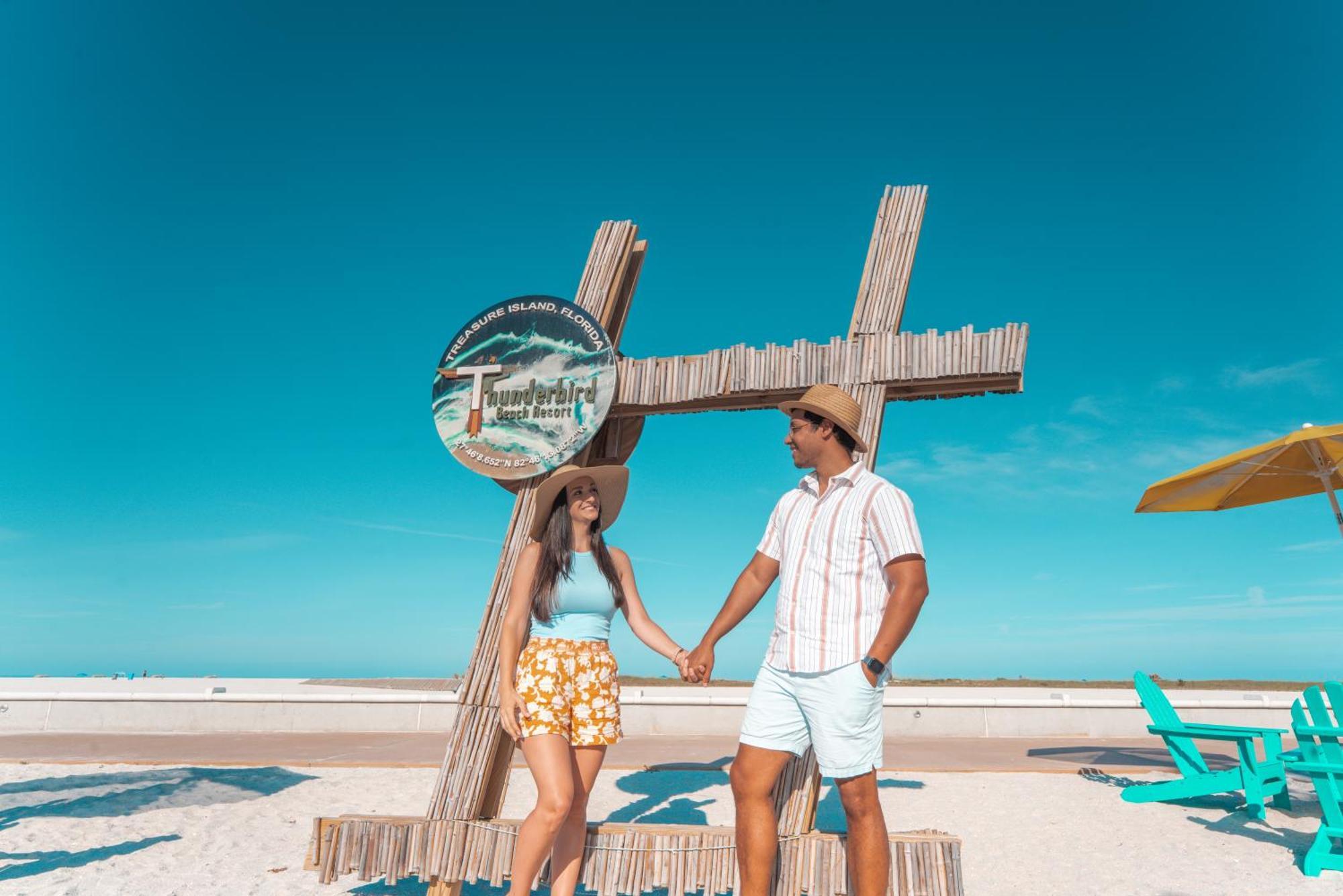 Thunderbird Beach Resort Treasure Island Екстериор снимка