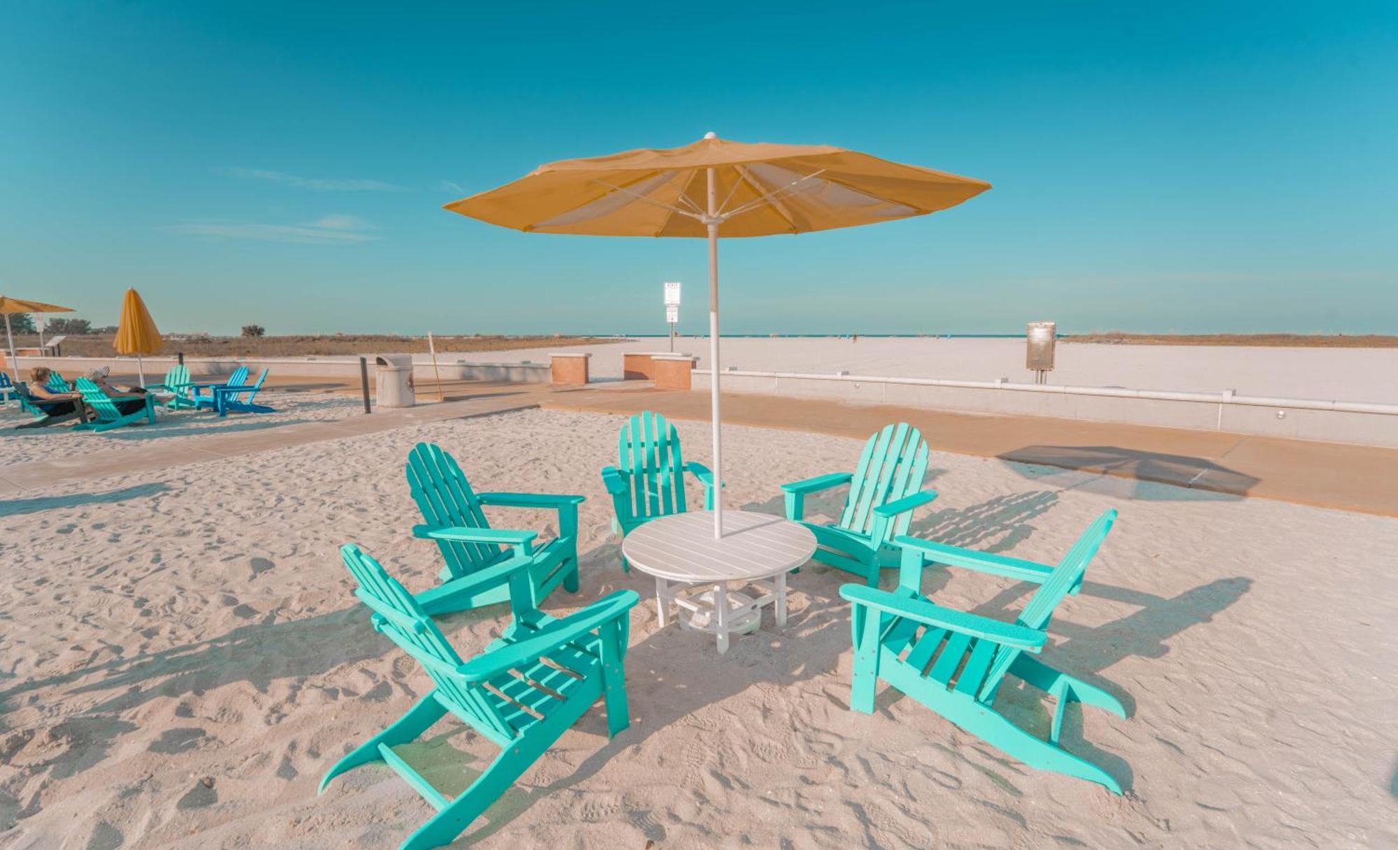 Thunderbird Beach Resort Treasure Island Екстериор снимка