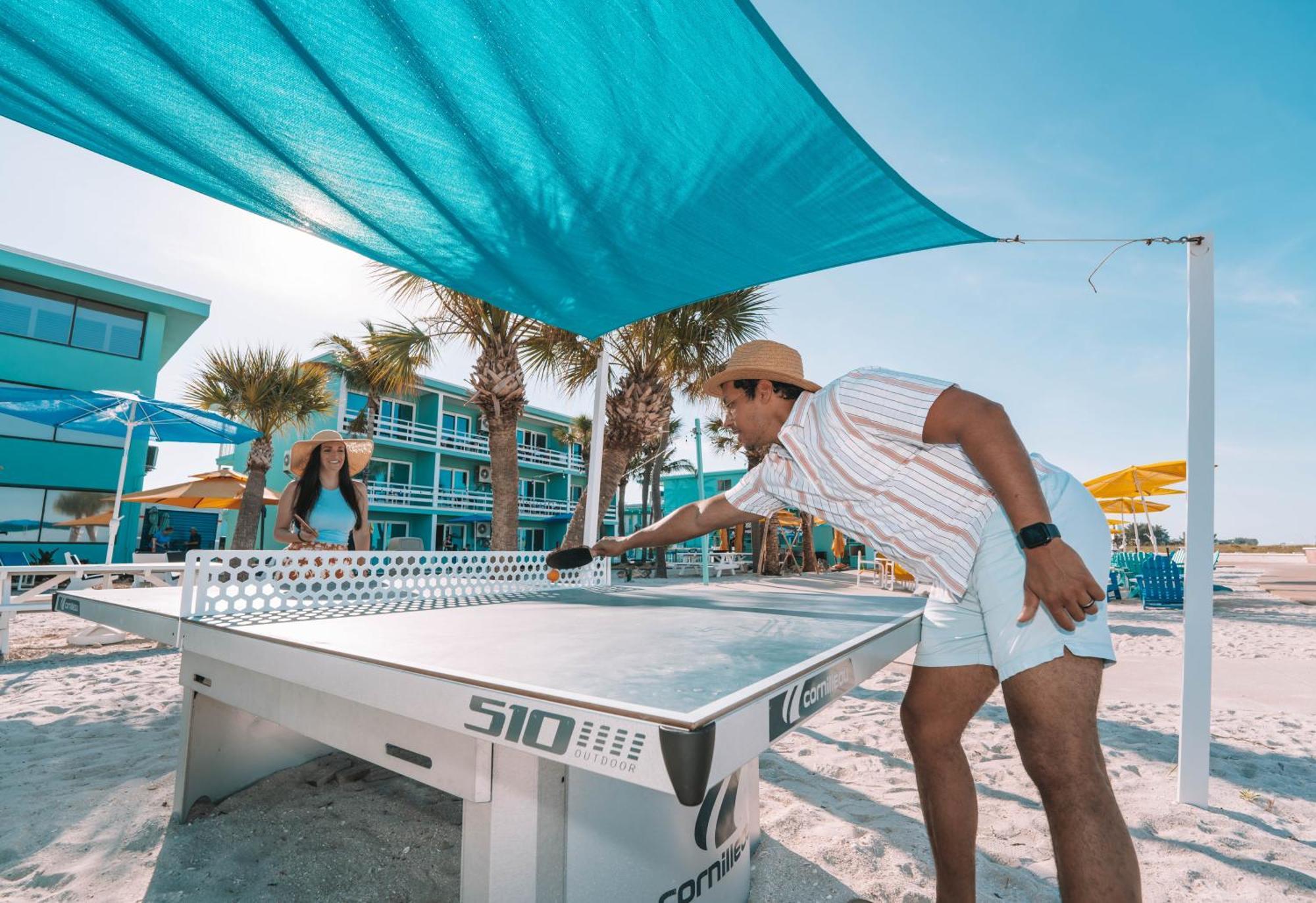 Thunderbird Beach Resort Treasure Island Екстериор снимка