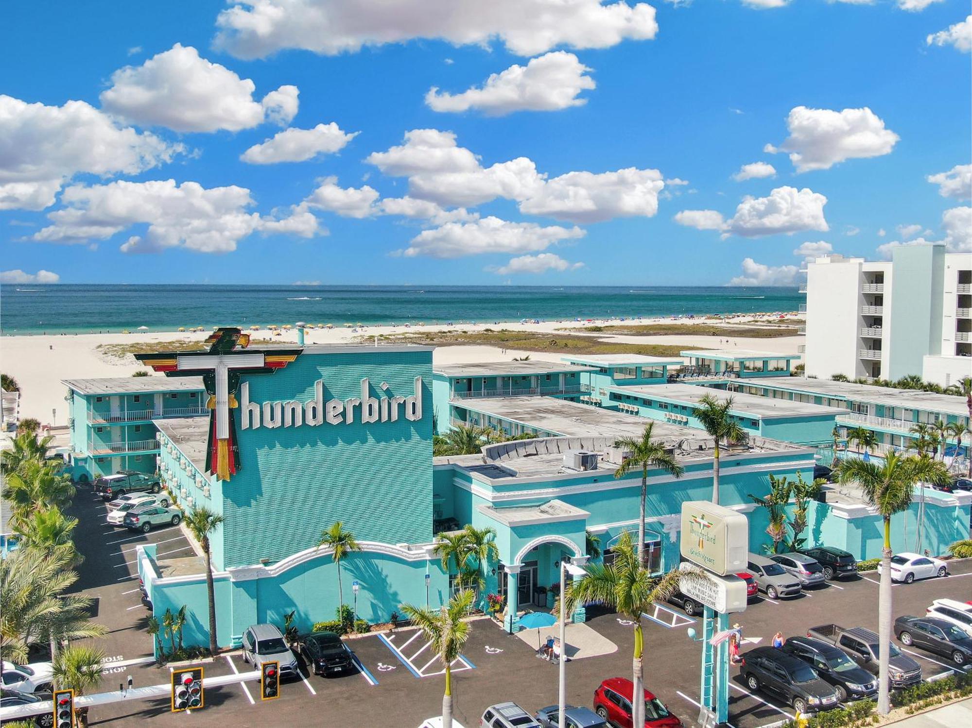 Thunderbird Beach Resort Treasure Island Екстериор снимка