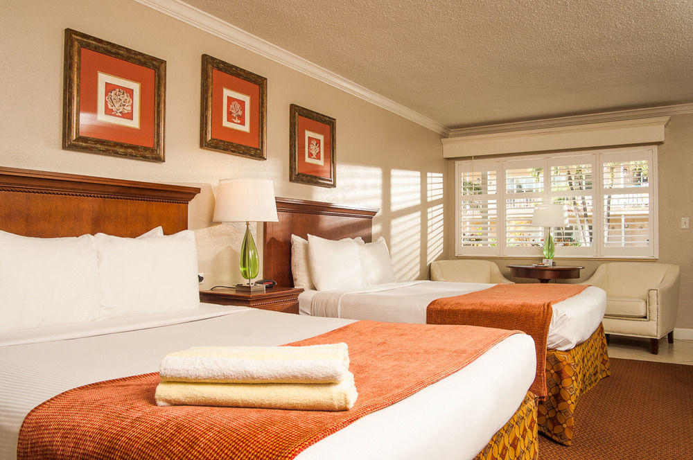 Thunderbird Beach Resort Treasure Island Екстериор снимка